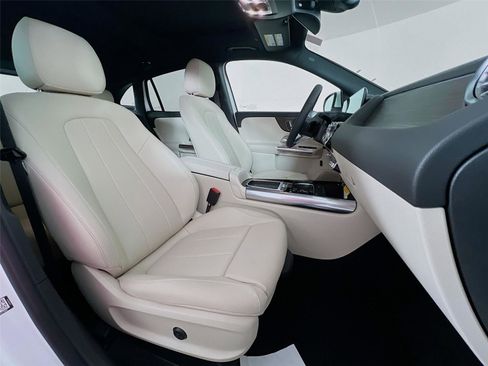 New 2026 Mercedes-Benz GLA 250 4MATIC image 24