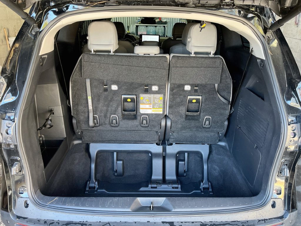 Used 2026 Toyota Sienna XLE FWD image 28