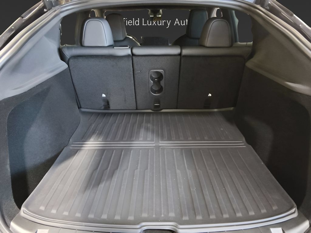Used 2026 Tesla Model Y 2WD image 9
