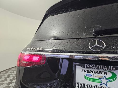 Used 2025 Mercedes-Benz GLS 450 4MATIC image 16