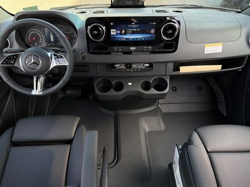 New 2025 Mercedes-Benz Sprinter 2500 image 2