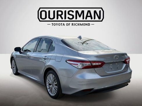 Used 2020 Toyota Camry XLE image 5
