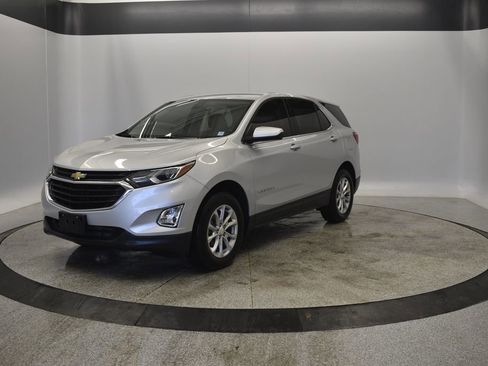 Used 2020 Chevrolet Equinox LT image 2