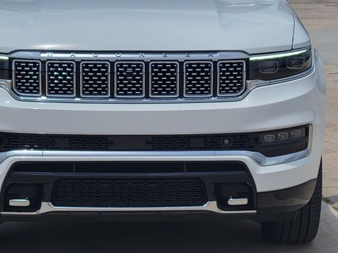 New 2025 Jeep Grand Wagoneer Series III w/ Rear Seat Video Group 1 image 9