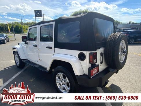 Used 2015 Jeep Wrangler Unlimited Sahara w/ Dual Top Group AWD/4WD image 19