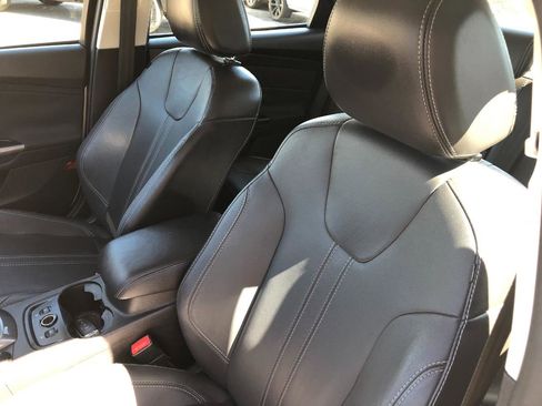 Used 2013 Ford Focus Titanium w/ Titanium Handling Pkg FWD image 16
