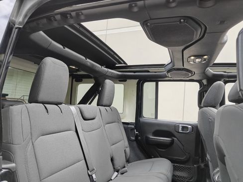 Used 2021 Jeep Wrangler Unlimited Sport AWD/4WD image 23