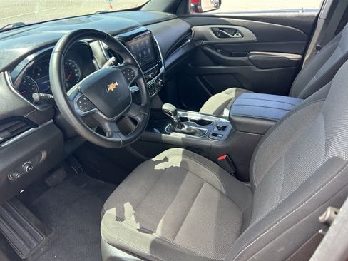 Used 2023 Chevrolet Traverse LT FWD image 14