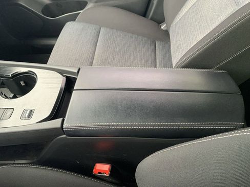 Used 2023 Nissan Rogue SV image 21