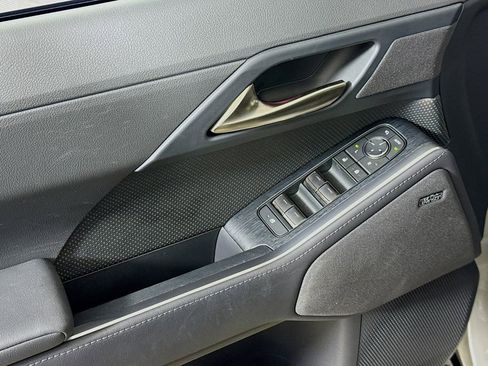 Used 2025 Lexus GX 550 image 18