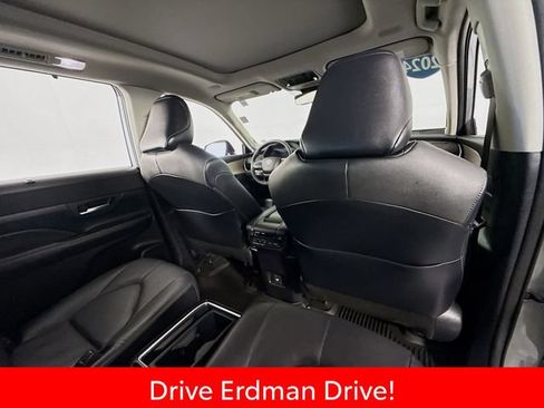 Certified 2024 Toyota Grand Highlander AWD image 29