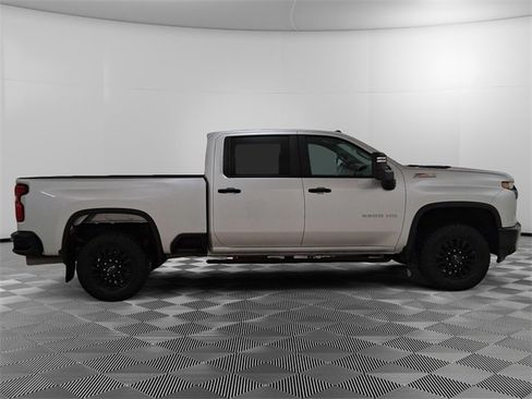 Used 2023 Chevrolet Silverado 3500 W/T image 2