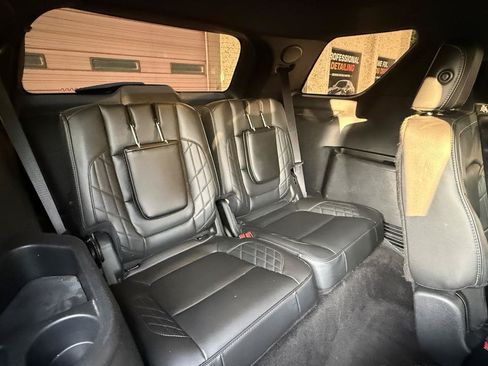 Used 2017 Ford Explorer Platinum AWD/4WD image 22