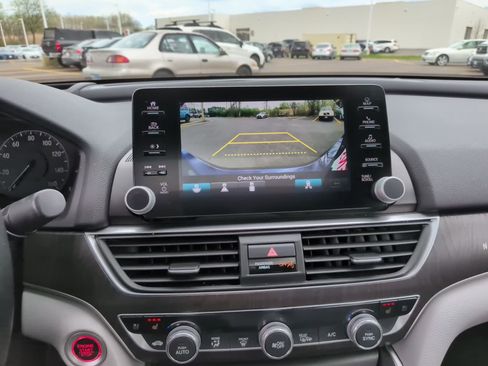 Used 2018 Honda Accord Touring image 20