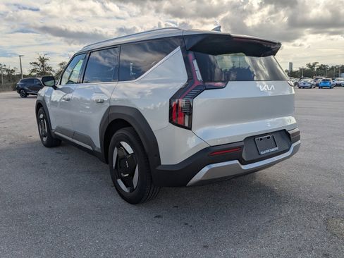 New 2026 Kia EV9 Wind image 7