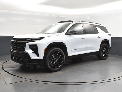 New 2026 Chevrolet Traverse RS w/ LPO, Floor Liner Package image 3