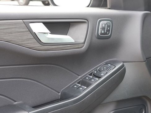 Certified 2025 Ford Escape Platinum image 22