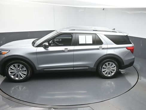 Used 2022 Ford Explorer Limited w/ Equipment Group 301A image 46