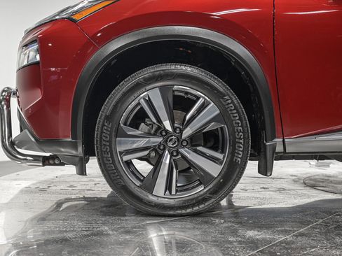 Used 2021 Nissan Rogue SL w/ Premium Package image 3