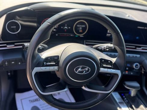 Certified 2023 Hyundai Elantra Limited FWD image 13