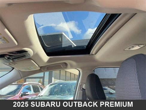 Used 2025 Subaru Outback Premium image 19