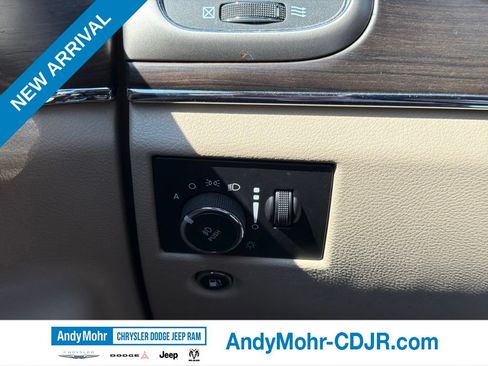 Used 2017 Jeep Grand Cherokee Overland AWD/4WD image 27