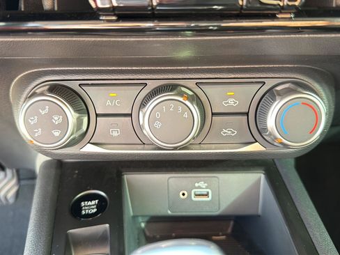 Used 2025 Nissan Kicks S FWD image 27