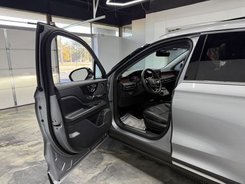 Used 2021 Lincoln Corsair Reserve w/ Elements Package image 9