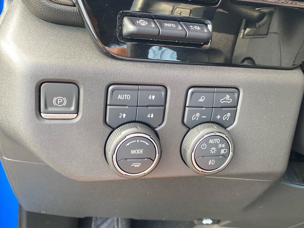 Used 2022 Chevrolet Silverado 1500 ZR2 w/ Technology Package AWD/4WD image 21