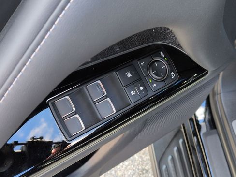 Used 2023 Lexus LX 600 F Sport image 15