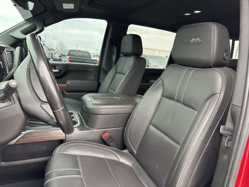 Used 2022 Chevrolet Silverado 2500 High Country w/ Technology Package image 3