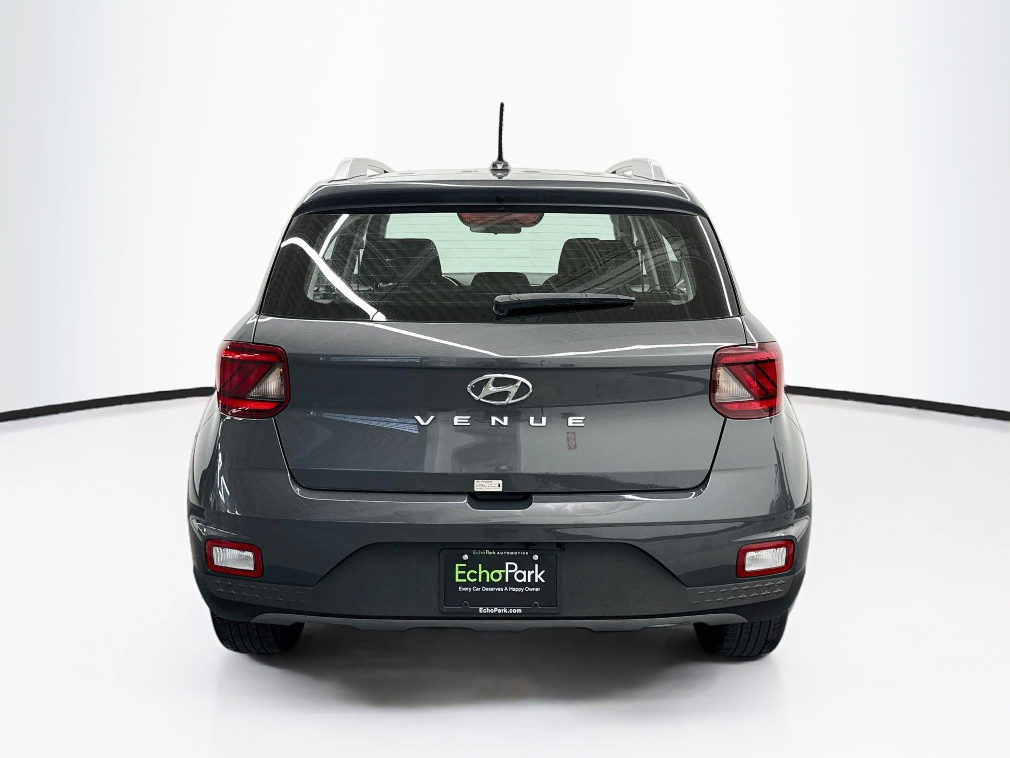 Used 2025 Hyundai Venue SEL FWD image 7