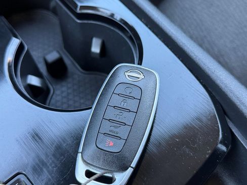 Used 2025 Nissan Rogue SV FWD image 26