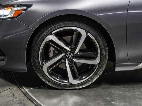 Used 2018 Honda Accord Sport image 9