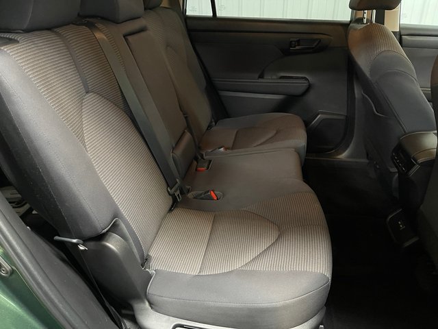 Used 2023 Toyota Highlander L FWD image 21