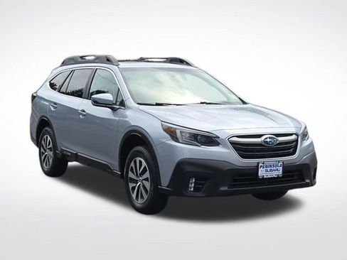 Used 2022 Subaru Outback Premium AWD/4WD image 1
