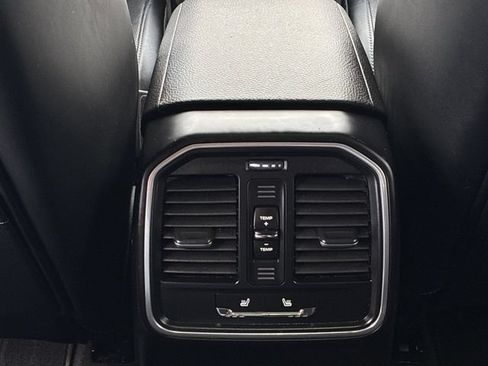 Used 2018 Porsche Macan AWD/4WD image 14