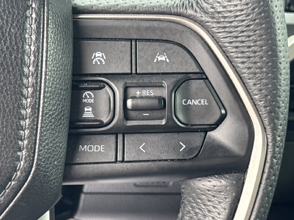Used 2025 Toyota Tacoma TRD Off-Road AWD/4WD image 37