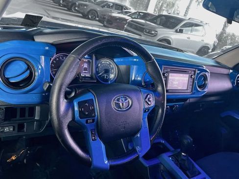 Used 2016 Toyota Tacoma SR5 RWD image 11