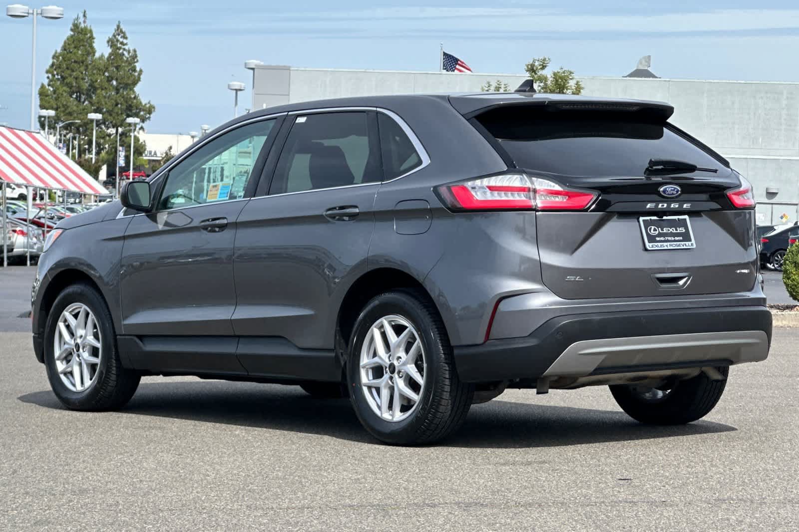 Used 2024 Ford Edge SEL AWD/4WD image 7