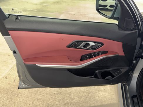 Certified 2025 BMW 330i Sedan image 17