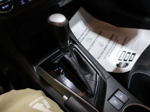 Used 2016 Toyota Corolla L image 27