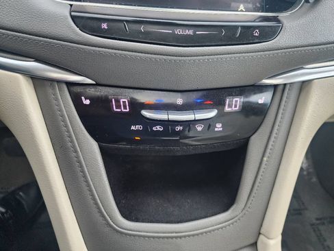 Used 2017 Cadillac XT5 Luxury w/ Driver Awareness Package FWD image 17