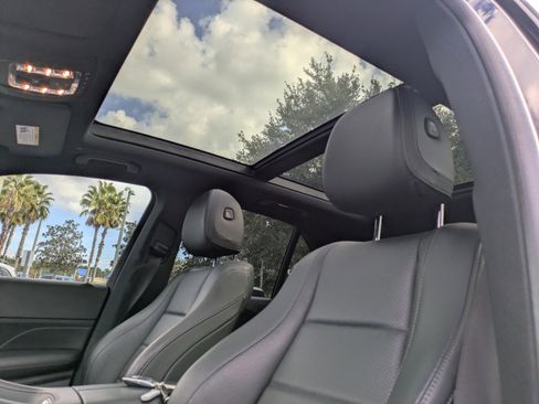 Used 2022 Mercedes-Benz GLE 350 image 4