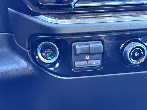 Used 2024 Chevrolet Silverado 2500 LT image 25