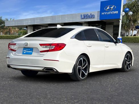 Used 2018 Honda Accord Sport image 2