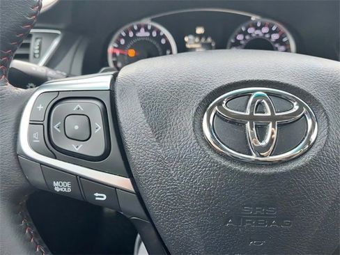 Used 2016 Toyota Camry SE w/ Moonroof Package image 28