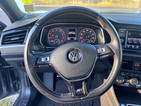 Used 2019 Volkswagen Jetta R-Line image 13
