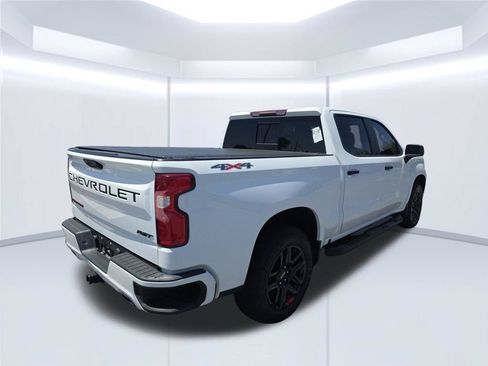 Used 2023 Chevrolet Silverado 1500 RST w/ Redline Edition AWD/4WD image 2