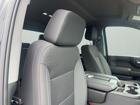 Used 2025 Chevrolet Silverado 2500 Custom w/ Custom Value Package image 14